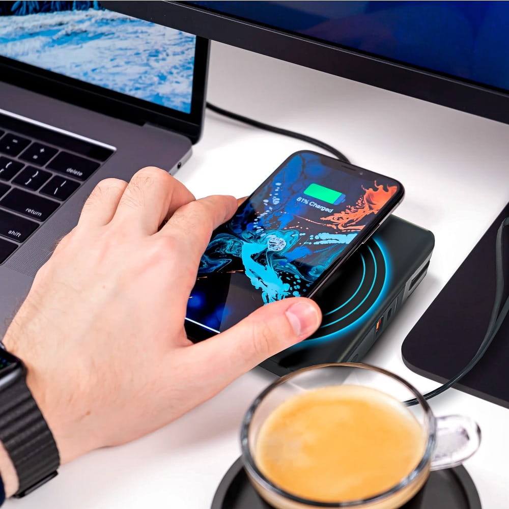 Forcell Megacharger: Global USB Wall Charger with 10,000mah integrated power bank and connectors