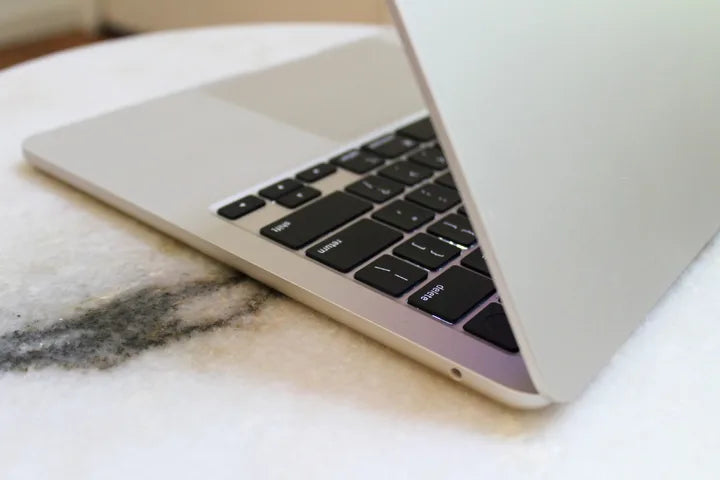 Macbook Air M2 256GB (13.6" Screen Size)